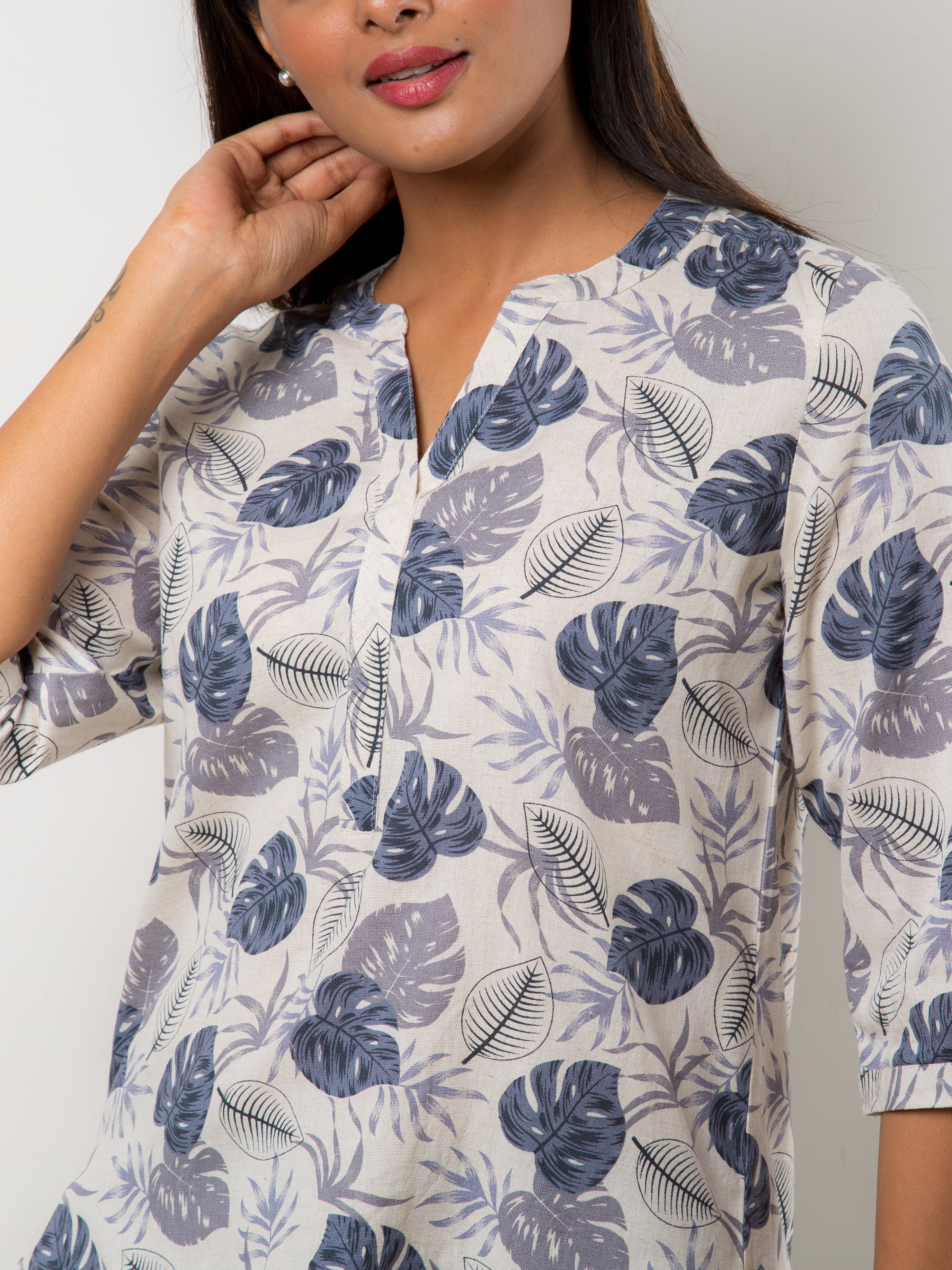 Women's Tunic in Blue Foliage Print - Close Up